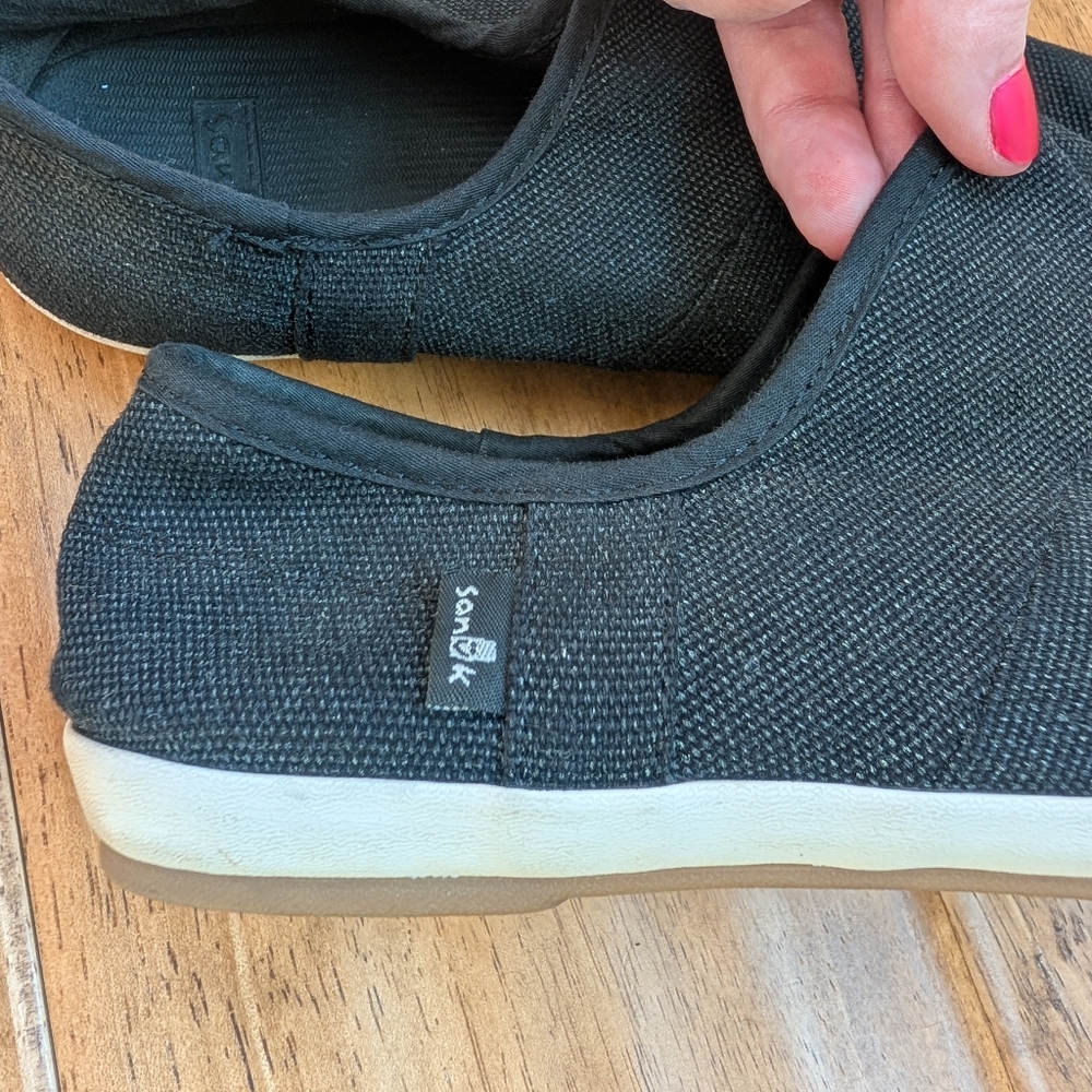 Sanuk Pointed Toe Black Canvas Shoes - Picture 3 of 10